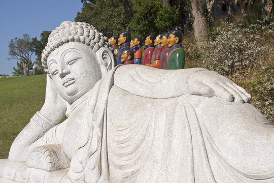 Buddha with terracotta warriors