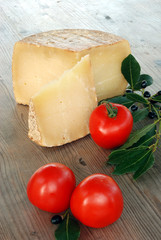 pomodori e pecorino sardo doc