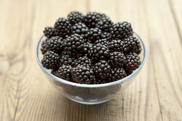 blackberries in bowl
