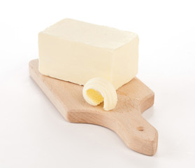 Burro su tagliere di legno