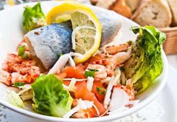 Fresh salmon salad with tomatoes