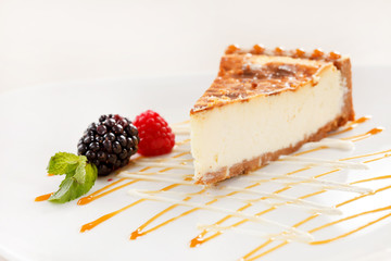 cheesecake with caramel and berry