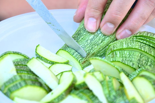 couper le concombre