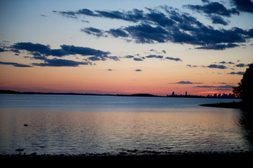 Obraz premium Evening sky over Boston, view from Weir River
