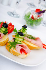 Sandwiches served in the plate