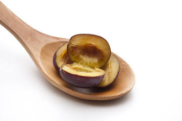 Pflaume auf Kochl&ouml;ffel