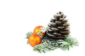 Kugeln mit Tannenzapfen