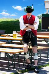Mann im Biergarten 4