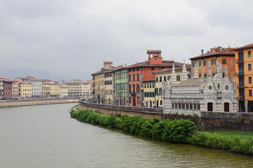 Fototapeta na wymiar Pisa and the Arno river