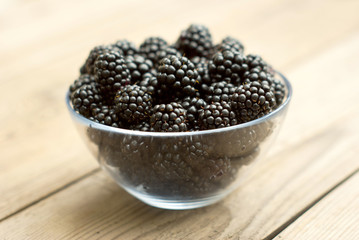 blackberries in bowl