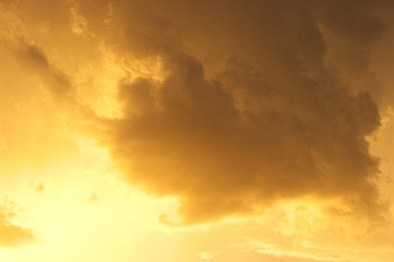 Clouds during the golden sunset
