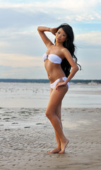 Fototapeta na wymiar Asian woman in white bikini