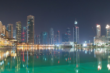 Obraz na płótnie Canvas Dubai widzenia w nocy