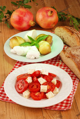 ANTIPASTO DI FORMAGGI E POMODORO