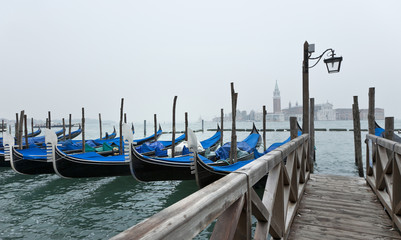 Fototapeta na wymiar Gondeln w Wenecja, Włochy