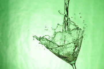 Splashing cocktail
