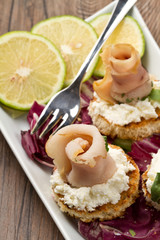 tartine di pesce spada affumicato