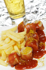 Currywurst, Pommes frites, Bier