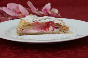 Quark-Himbeerstrudel