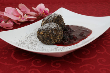Mohn-Topfenknödel
