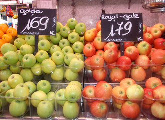 Frutería en el Mercado de La Boquería de Barcelona