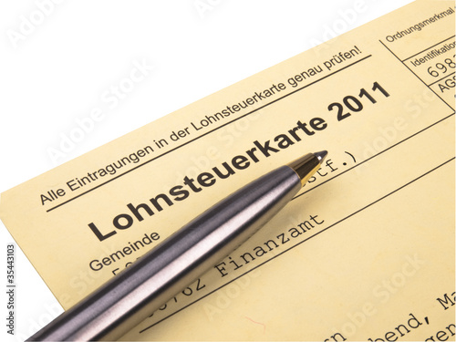 "Lohnsteuerkarte 2011" Stockfotos und lizenzfreie Bilder auf Fotolia