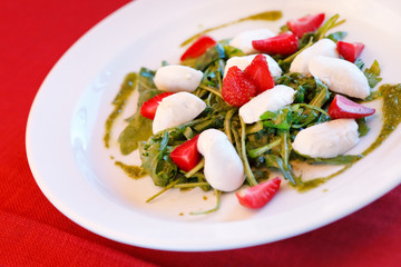 salad with strawberry