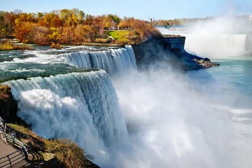Zelfklevend Fotobehang Niagara watervallen © Aivolie