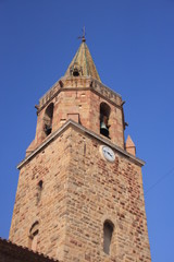 Fototapeta na wymiar le clocher de la cathédrale