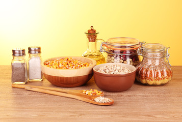 Grains in pots and spoons