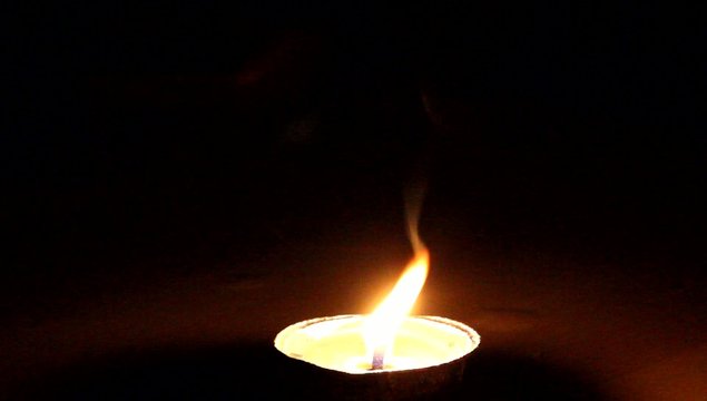 Flackernde Flamme