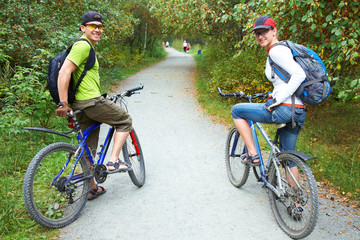 Fototapeta premium Couple with bicycles