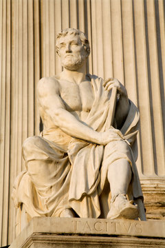 Vienna - Rome historian Taciuts statue - parliament