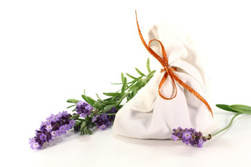 Lavendelblüten mit Beutel