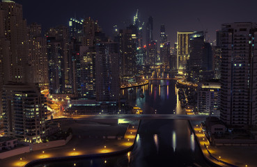 Fototapeta na wymiar Noc miasta. Panoramiczny widok.