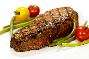 Rumpsteak mit grünen Bohnen,Rispentomaten