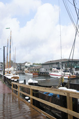 Fototapeta na wymiar Łodzie rybackie w porcie w Newport Rhode Island USA