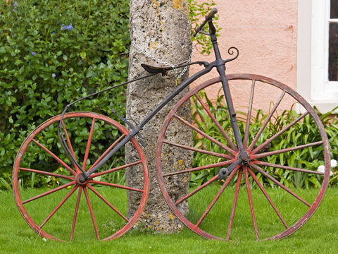 Nineteenth century bicycle