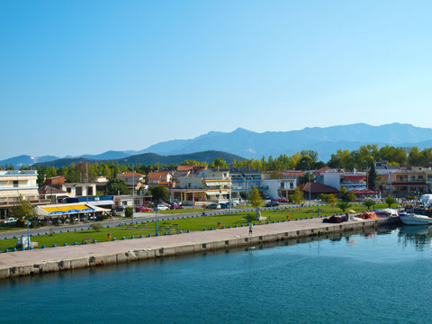 Keramoti harbor, ferries to Thasos