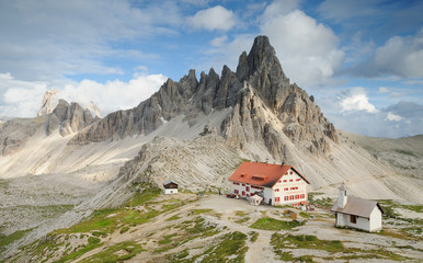 Fototapeta na wymiar Dreizinnenhütte