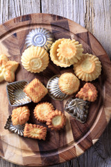 Small tart shells and baking pans
