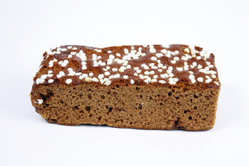 Honigkuchen auf weiß isoliert