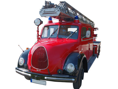 rotes Feuerwehrauto freigestellt auf wei&szlig;em Hintergrund