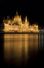 Fototapeta na wymiar Hungarian parliament at night, Budapest