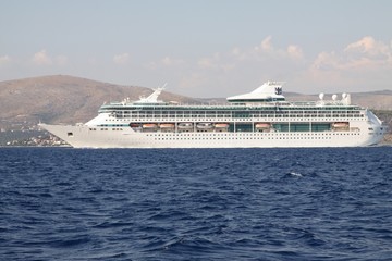 Fototapeta na wymiar ship on mediterranean sea water