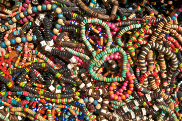 Holzperlen, Armbänder, Modeschmuck, Grabbeltisch