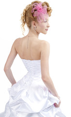 Fototapeta na wymiar beautiful girl in wedding dress