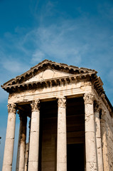 Naklejka premium Small roman temple in the Croatian town of Pula