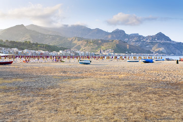 Fototapeta na wymiar miejska plaża na Sycylii