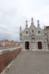 Fototapeta na wymiar Pisa, Santa Maria della Spina